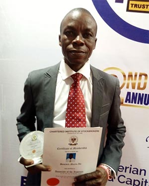 HOD, Banking and Finance receives Award rrom the Chartered Institute of Stockbrokers, Nigeria
