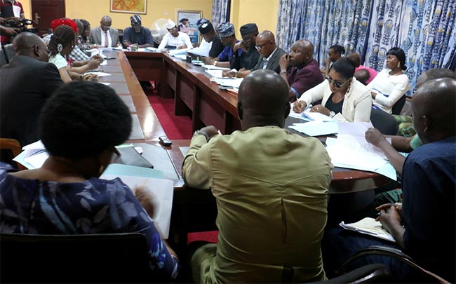 EDUCATION-HOUSE-COMMITTEE-COMMENDS-MANAGEMENT-oou