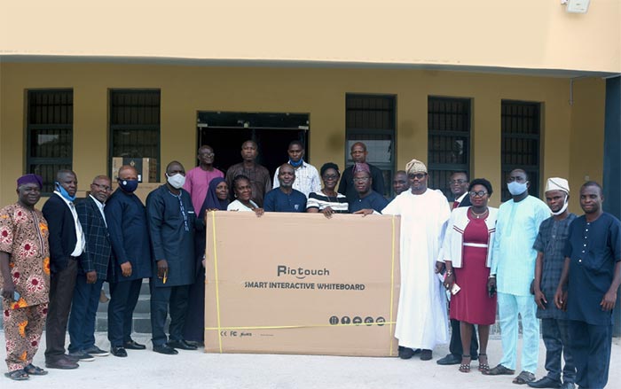 COMPUTER-SCIENCE-OLD-STUDENTS-donate-LAB-EQUIPMENT-TO--OOU-Agboola